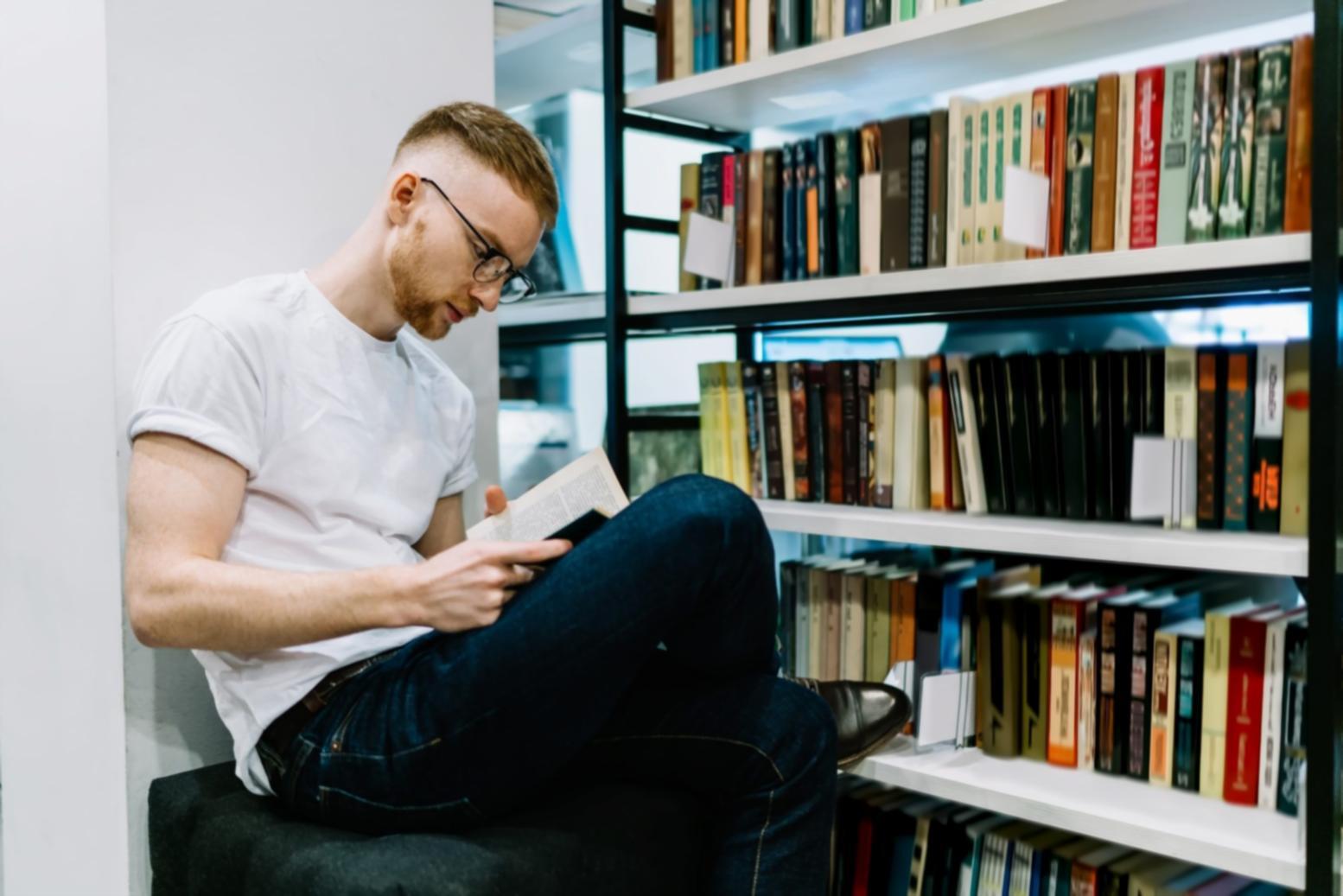 Team collaboration on digital marketing strategy